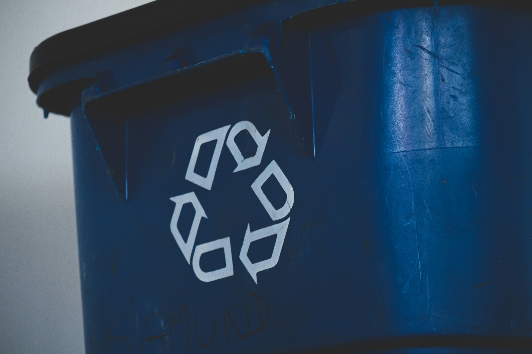 Materials Recovery Facility Guide: How MRFs Sort Mixed Recycling